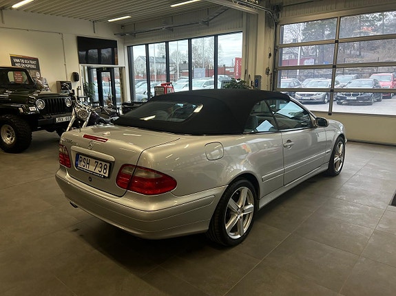 Mercedes-Benz CLK320 8 of 18