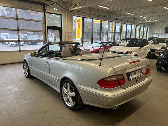 Mercedes-Benz CLK320 6 of 18