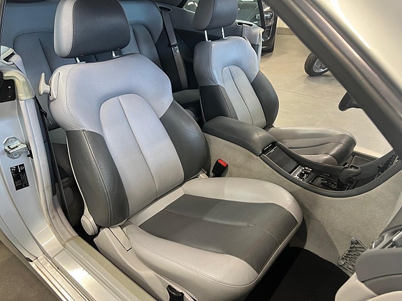 Mercedes-Benz CLK320 14 of 18