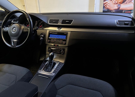 Volkswagen Passat 9 of 15