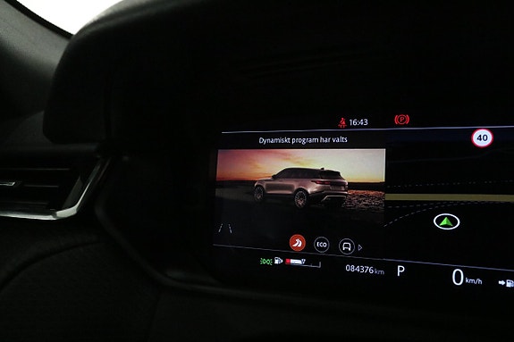 Land Rover Range Rover Velar 28 of 30