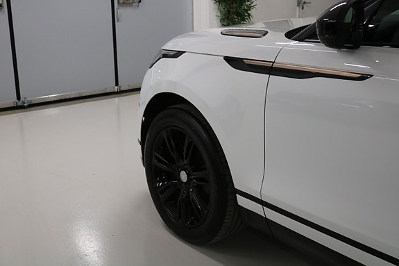 Land Rover Range Rover Velar 13 of 30