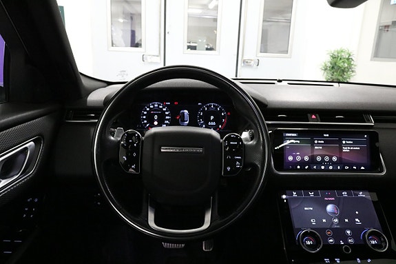 Land Rover Range Rover Velar 24 of 30
