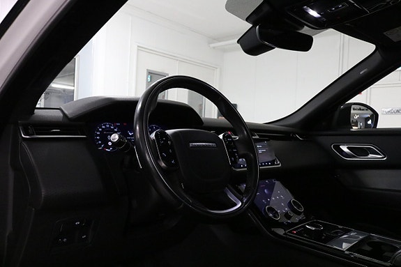 Land Rover Range Rover Velar 18 of 30