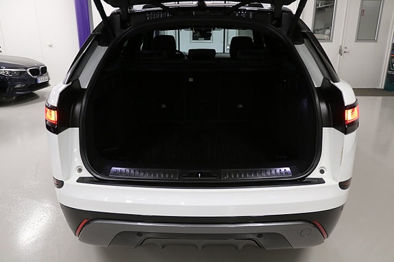 Land Rover Range Rover Velar 14 of 30