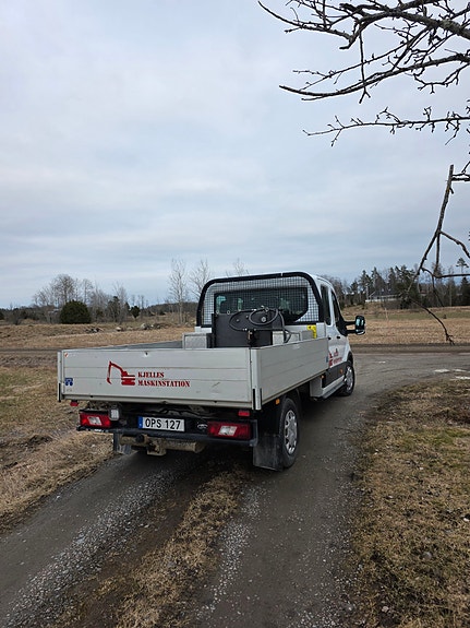 Ford Transit 2 of 4