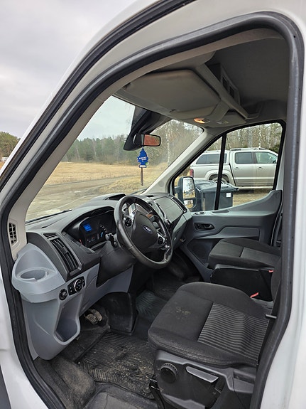 Ford Transit 3 of 4