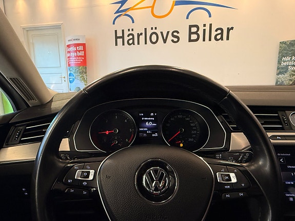 Volkswagen Passat 19 of 21