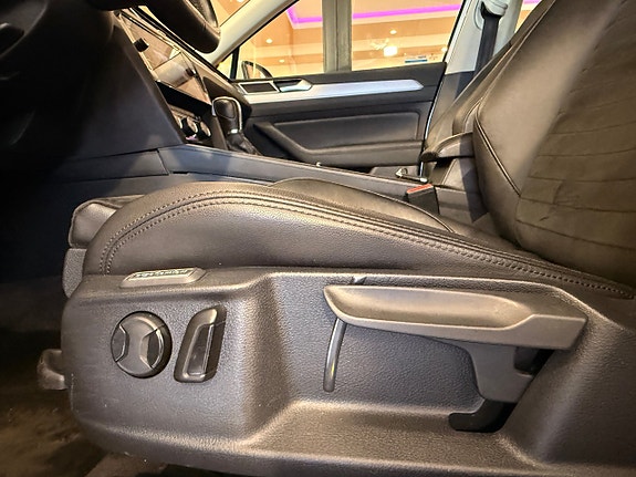 Volkswagen Passat 21 of 21