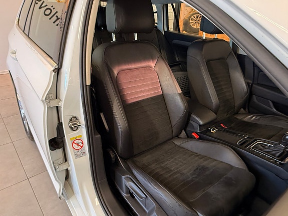 Volkswagen Passat 15 of 21
