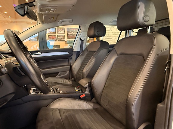 Volkswagen Passat 14 of 21