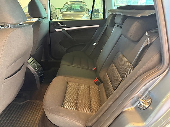 Skoda Octavia Scout 7 of 14