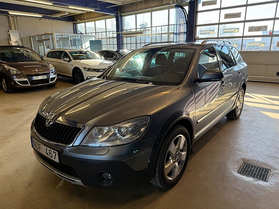 Skoda Octavia Scout 2 of 5