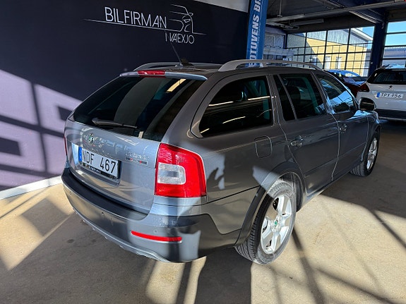 Skoda Octavia Scout 4 of 5