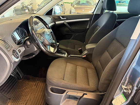 Skoda Octavia Scout 6 of 14