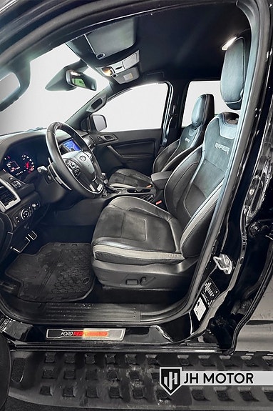 Ford Ranger Raptor 18 of 27