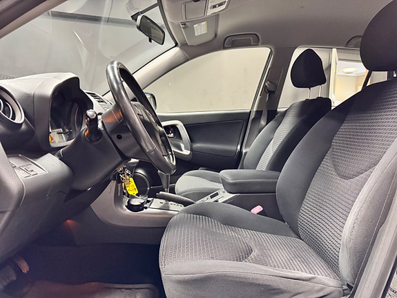 Toyota RAV4 9 of 10
