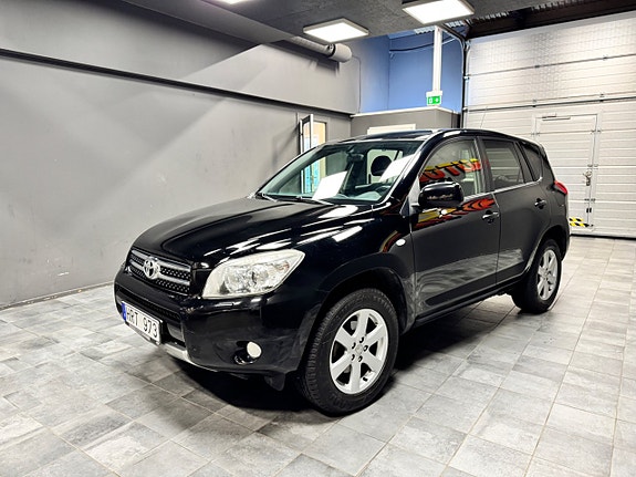 Toyota RAV4 5 of 10