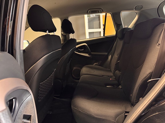 Toyota RAV4 10 of 10