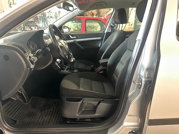 Skoda Octavia Scout 8 of 13