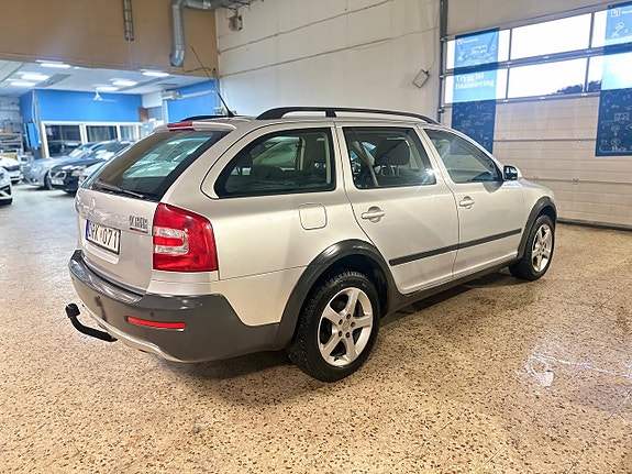 Skoda Octavia Scout 4 of 5