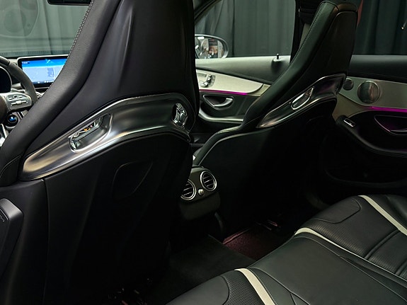 Mercedes-Benz C63 24 of 30