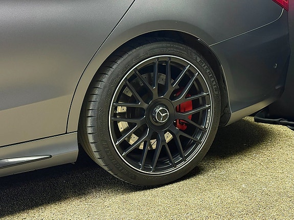 Mercedes-Benz C63 7 of 30