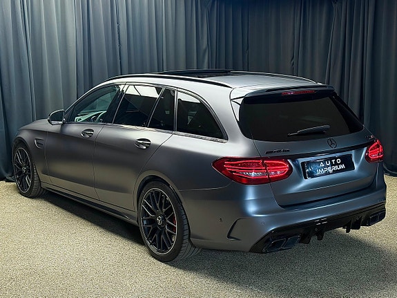 Mercedes-Benz C63 10 of 30