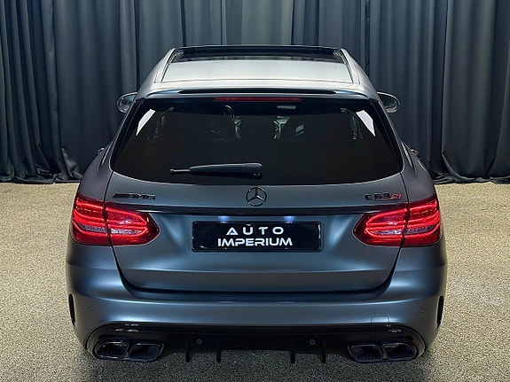 Mercedes-Benz C63 12 of 30
