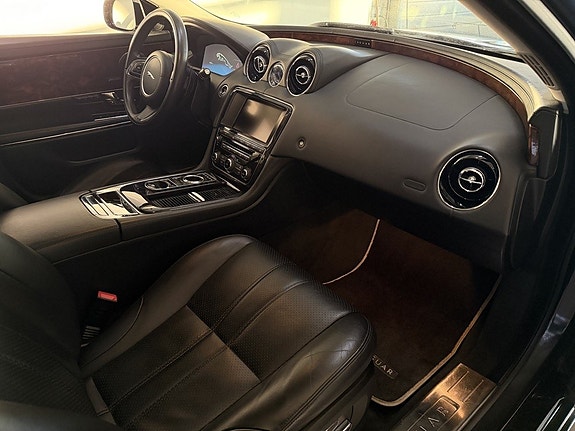 Jaguar XJ 6 of 19