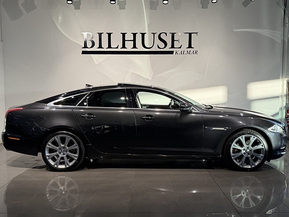 Jaguar XJ 2 of 19