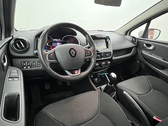 Renault Clio 21 of 23