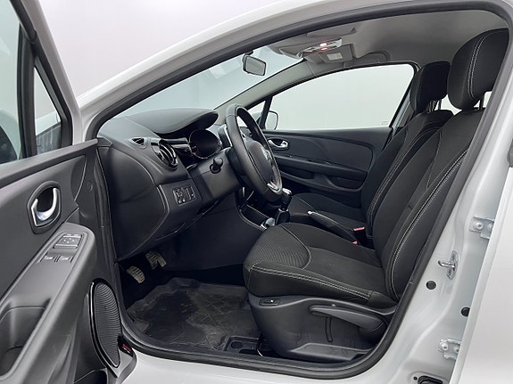 Renault Clio 12 of 23