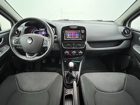 Renault Clio 18 of 23