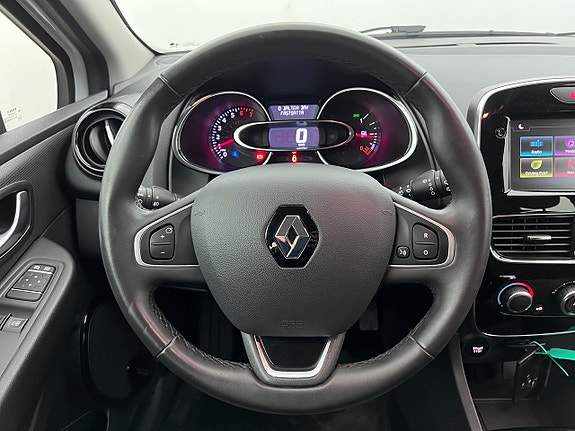 Renault Clio 19 of 23