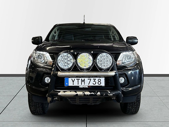 Mitsubishi L200 2 of 5