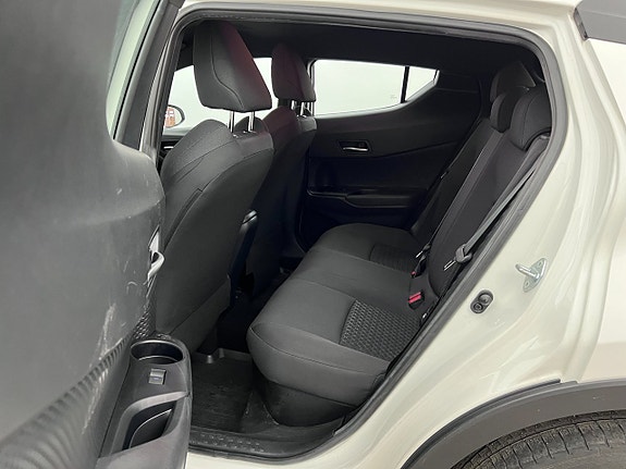 Toyota C-HR 16 of 22