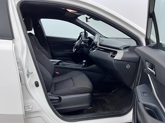 Toyota C-HR 15 of 22