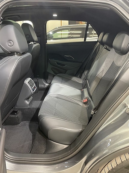 Volkswagen T-Roc 14 of 23