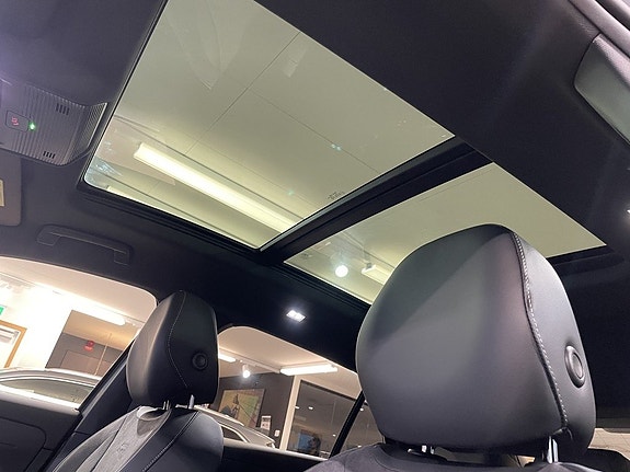 Volkswagen T-Roc 15 of 23