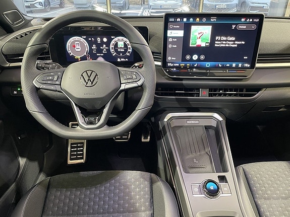 Volkswagen T-Roc 9 of 23