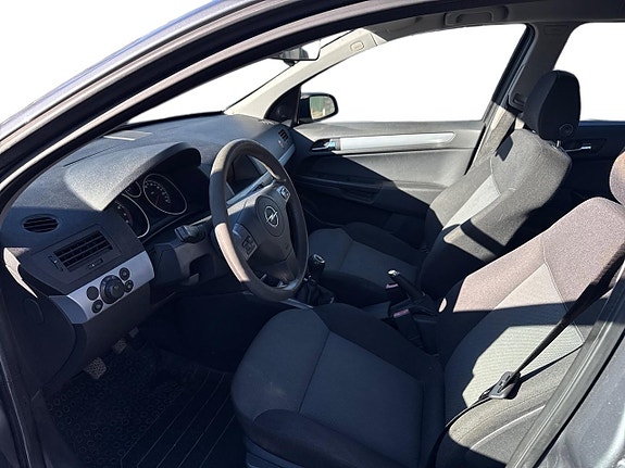 Opel Astra 9 of 21