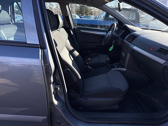 Opel Astra 17 of 21