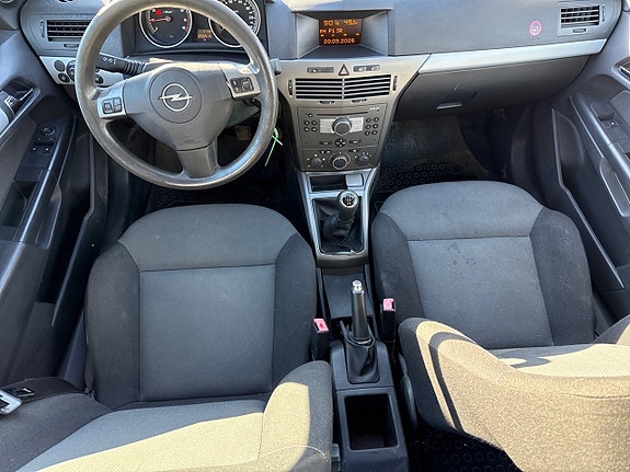 Opel Astra 16 of 21