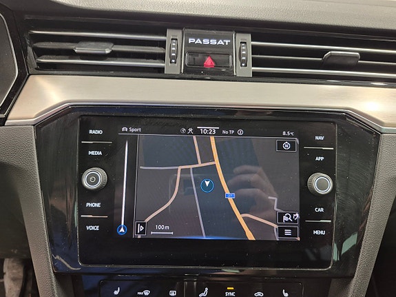 Volkswagen Passat Alltrack 7 of 11
