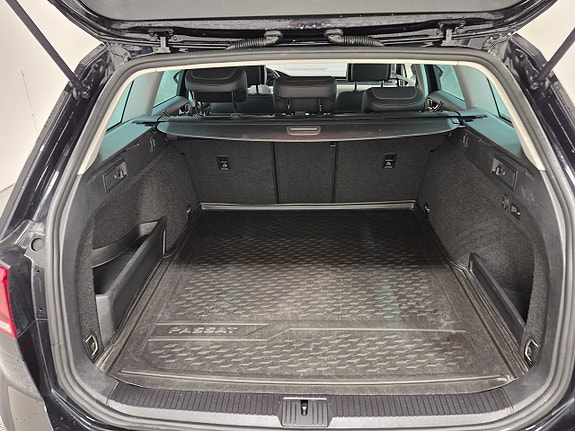Volkswagen Passat Alltrack 11 of 11