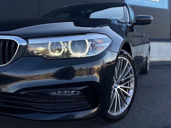 BMW 530i 3 of 5