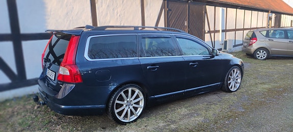 Volvo V70 3 of 6