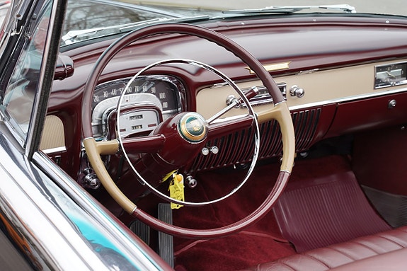 Cadillac Series 62 6 of 27