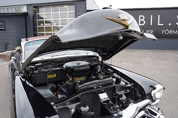 Cadillac Series 62 22 of 27